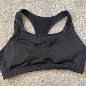 Black sports bra